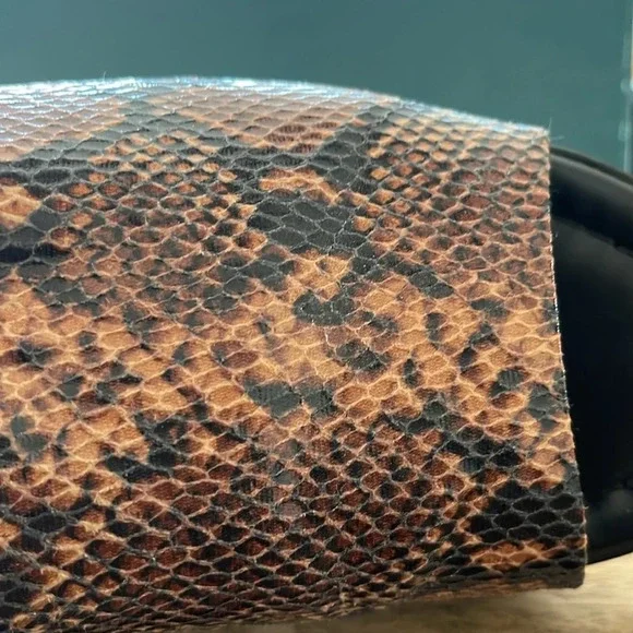 Aerosoles Women's Wanza Wedge Sandal brown black snake print size 6.5 - Picture 3 of 16